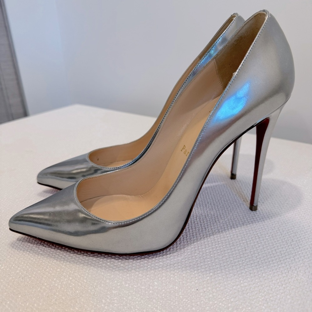 CHRISTIAN LOUBOUTIN Pigalle Follies 100 sz 40.5 silver point metallic high heel